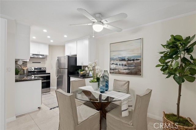 1108 Camino Real, Redondo Beach, California 90277, 2 Bedrooms Bedrooms, ,1 BathroomBathrooms,Residential,Sold,Camino Real,SB21221645