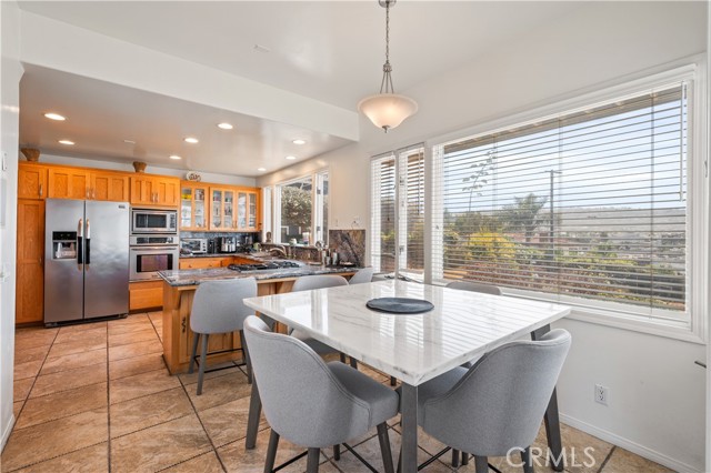 304 Avenue E, Redondo Beach CA: https://media.crmls.org/medias/5e58a8de-b4f8-48e5-9ab3-ba192563189b.jpg