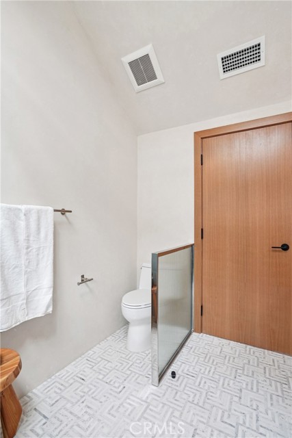 Image 54 of 66 For 647 Navy Street