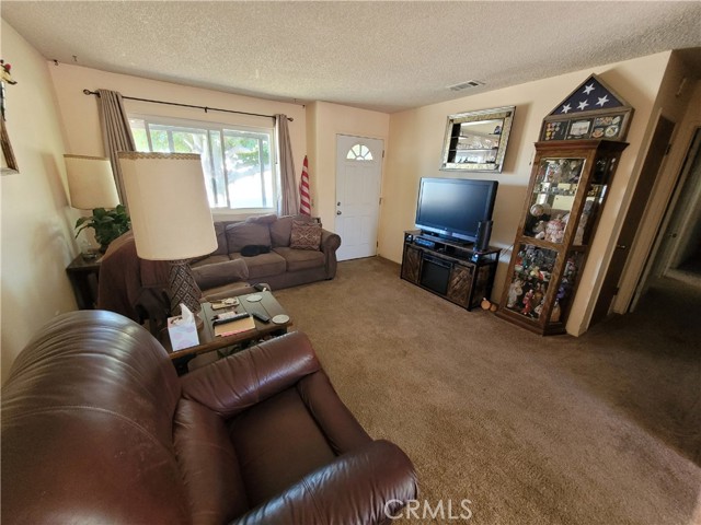 Detail Gallery Image 9 of 38 For 15115 Ash St, Hesperia,  CA 92345 - 4 Beds | 2 Baths