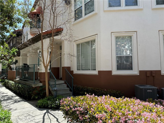 Detail Gallery Image 2 of 14 For 12709 Trent Jones Ln, Tustin,  CA 92782 - 3 Beds | 2/1 Baths