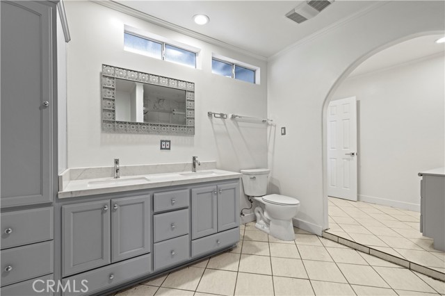 10685 Ledeen Drive, Lakeview Terrace CA: https://media.crmls.org/medias/5e5a328f-74f5-4971-9d01-83afc151e54c.jpg