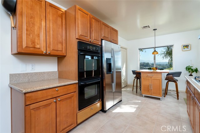 Detail Gallery Image 15 of 58 For 1404 Corona Dr, Glendale,  CA 91205 - 4 Beds | 2/1 Baths