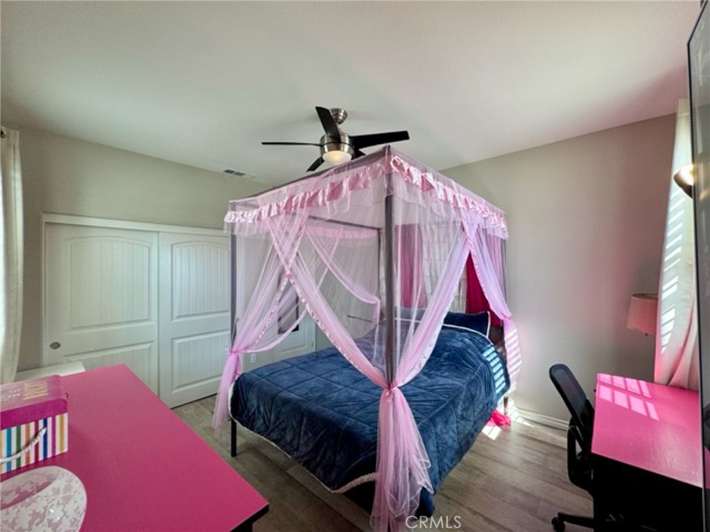 https://media.crmls.org/medias/5e5b88dc-7146-40b4-b1ef-ae8175ae00f9.jpg?preset=X-Large