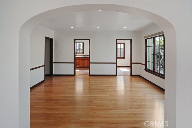 Detail Gallery Image 6 of 16 For 2538 Aiken, Los Angeles,  CA 90064 - 3 Beds | 2 Baths