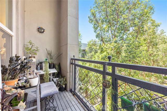 253 N Bush Street, Santa Ana CA: https://media.crmls.org/medias/5e5e1da1-c293-43fd-b52d-3fd3a9dc3286.jpg