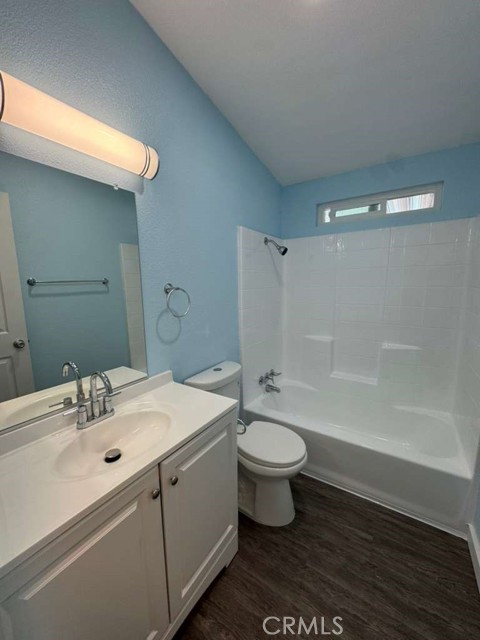 Detail Gallery Image 9 of 14 For 215 S Sullivan Ln #109,  Santa Ana,  CA 92704 - 3 Beds | 2 Baths