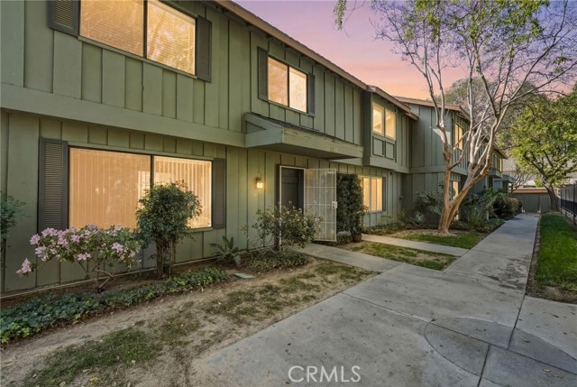 Detail Gallery Image 4 of 62 For 20120 Runnymede St #17,  Winnetka,  CA 91306 - 3 Beds | 2/1 Baths