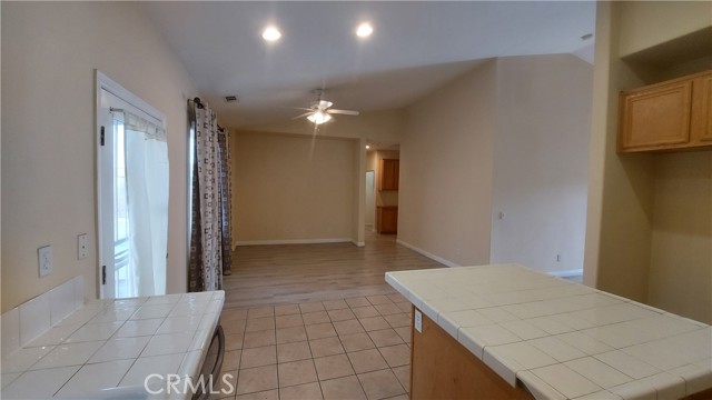 Detail Gallery Image 9 of 24 For 16124 Holly Ridge Ct, Victorville,  CA 92395 - 3 Beds | 2 Baths