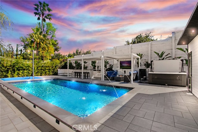 20200 Clark Street, Woodland Hills CA: https://media.crmls.org/medias/5e5f72c6-7df3-4834-941f-0f0c5844eaa3.jpg