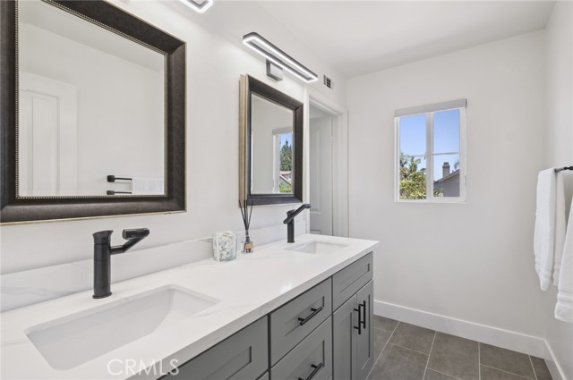 37 Pheasant Creek, Irvine CA: https://media.crmls.org/medias/5e5f909b-e9e5-4a5b-9929-2efd5d96429a.jpg