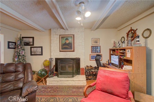 5900 Washington Road, Hughson CA: https://media.crmls.org/medias/5e5fa195-99a6-4e9e-8a4e-d309190994b7.jpg