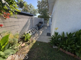 https://media.crmls.org/medias/5e5fe124-462d-4c80-a028-a8842069002a.jpg?preset=X-Large