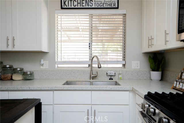 Detail Gallery Image 15 of 33 For 9835 Sycamore Ave, Fontana,  CA 92335 - 3 Beds | 2 Baths