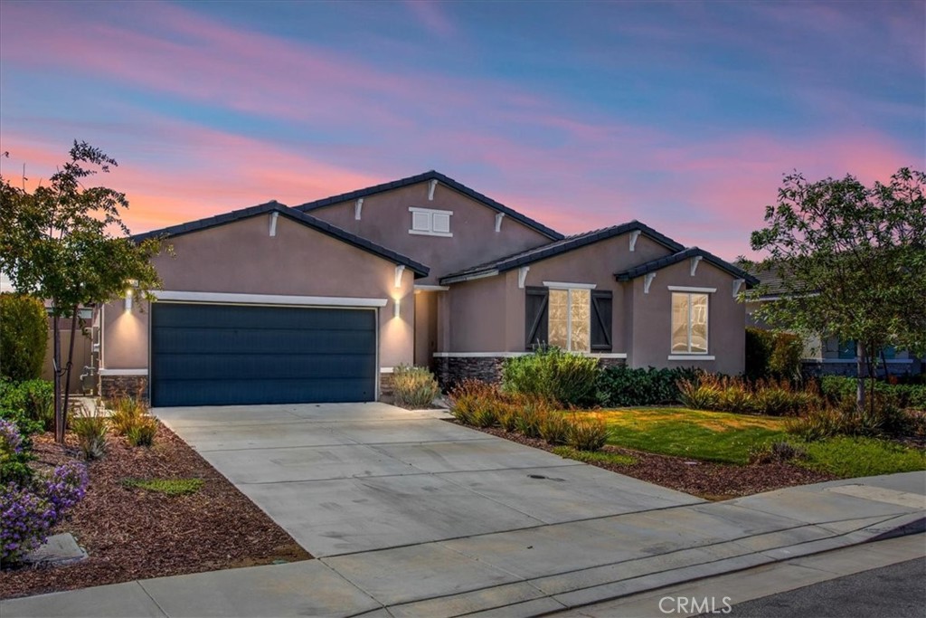 1156 Poinsettia Circle