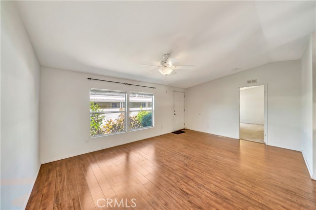 Detail Gallery Image 4 of 52 For 24 Gitana Ave #164,  Camarillo,  CA 93012 - 3 Beds | 2 Baths