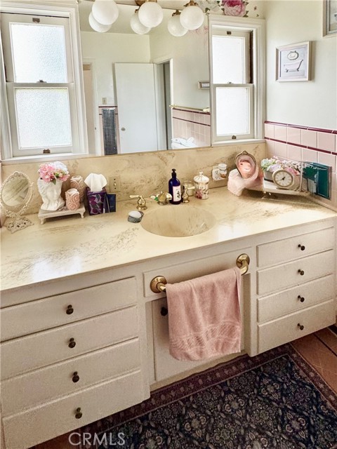 422 E Hermosa Street, Santa Maria CA: https://media.crmls.org/medias/5e62e555-54f1-4a6d-bf34-eabf8d4a81b8.jpg