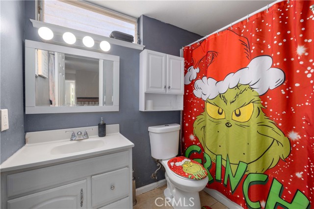 44627 11th E, Lancaster CA: https://media.crmls.org/medias/5e62e566-3e05-4036-93f2-3a14e1c2389d.jpg