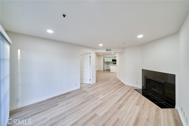 Detail Gallery Image 5 of 21 For 345 S Alexandria Ave #212,  Los Angeles,  CA 90020 - 2 Beds | 2 Baths