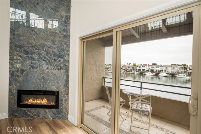 Detail Gallery Image 7 of 42 For 17110 Bluewater Ln, Huntington Beach,  CA 92649 - 1 Beds | 1/1 Baths