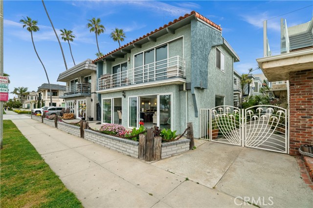 Detail Gallery Image 21 of 36 For 805 Ocean Ave #4,  Seal Beach,  CA 90740 - 3 Beds | 2 Baths