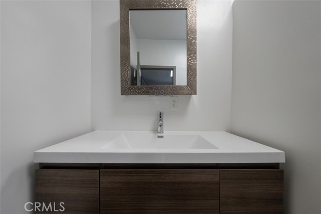 532 W 5th Street, Long Beach CA: https://media.crmls.org/medias/5e648eee-6893-463d-b427-4e181ac28c8d.jpg