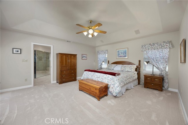 7705 Terry John Avenue, Bakersfield CA: https://media.crmls.org/medias/5e65e3ff-aebe-436f-8efc-0d7bf6cfb50e.jpg
