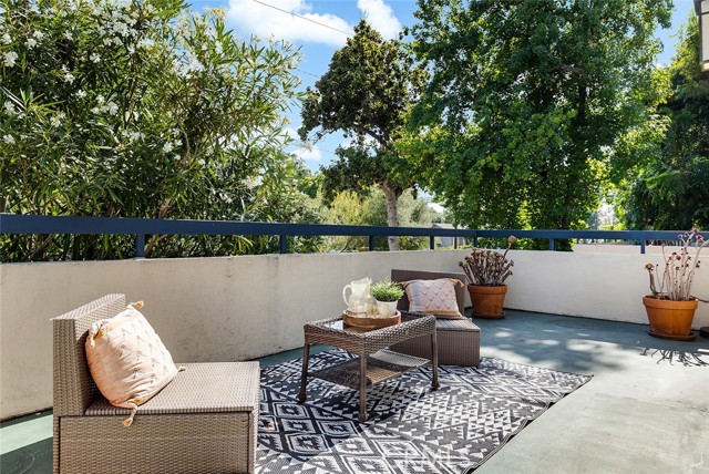 1018 Magnolia Street, South Pasadena CA: https://media.crmls.org/medias/5e65fcf3-1d2f-4bb8-90a4-31a3691fe1be.jpg