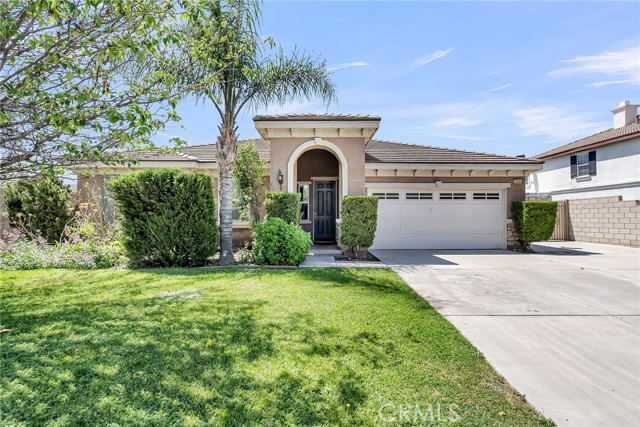 Detail Gallery Image 1 of 39 For 16569 Sugar Ln, Fontana,  CA 92337 - 4 Beds | 2/1 Baths