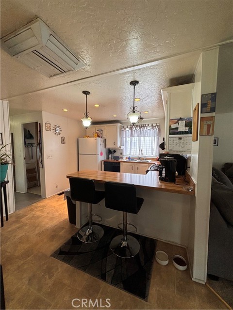 Detail Gallery Image 8 of 15 For 15940 Stoddard Wells Rd #65,  Victorville,  CA 92395 - 2 Beds | 2 Baths