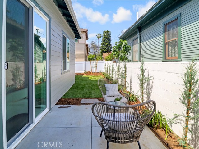 615 E Walnut Avenue, Monrovia CA: https://media.crmls.org/medias/5e6b9b53-24a7-4c28-aa6a-44b174e619fd.jpg