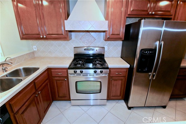 17914 Magnolia Boulevard, Encino CA: https://media.crmls.org/medias/5e6de31e-5d7c-473f-b224-9af4ac9339d4.jpg