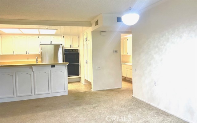 13601 Del Monte Drive, Seal Beach CA: https://media.crmls.org/medias/5e6e43fb-97f4-46e5-a7ce-54386d01f9fd.jpg
