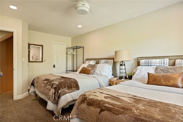 Detail Gallery Image 37 of 52 For 813 Brentwood, Lake Arrowhead,  CA 92352 - 4 Beds | 3/1 Baths