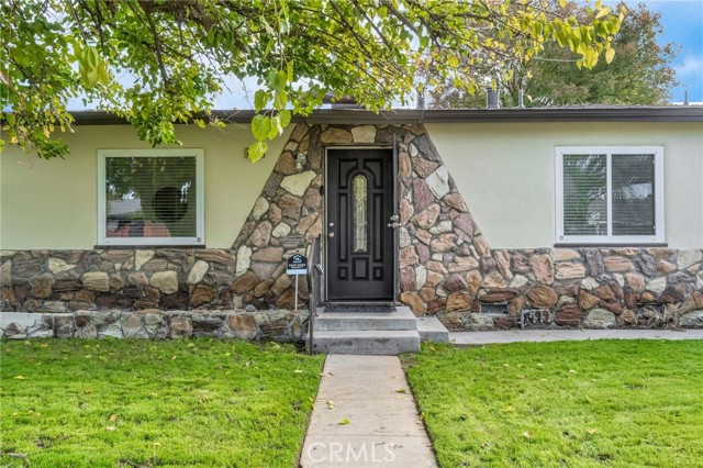 Detail Gallery Image 4 of 28 For 6048 N Del Mar, Fresno,  CA 93704 - 3 Beds | 2/1 Baths