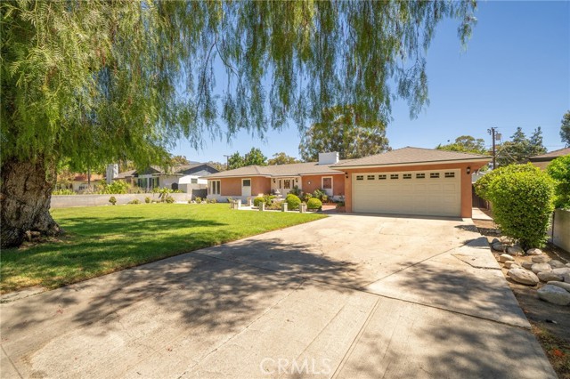 Detail Gallery Image 3 of 63 For 3075 Pepper Tree Ln, San Bernardino,  CA 92404 - 3 Beds | 2 Baths