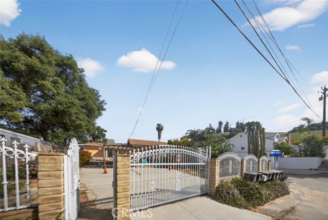 Detail Gallery Image 2 of 51 For 12605 Trail 01, Sylmar,  CA 91342 - 2 Beds | 1 Baths