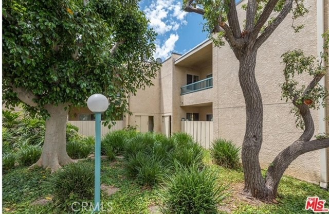 Detail Gallery Image 13 of 17 For 18307 Burbank Bld #68,  Tarzana,  CA 91356 - 2 Beds | 2 Baths