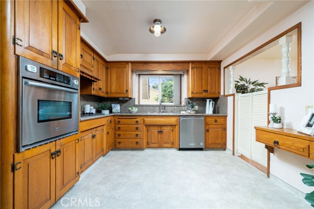 Detail Gallery Image 16 of 57 For 1329 N 2nd, Upland,  CA 91786 - 4 Beds | 2 Baths