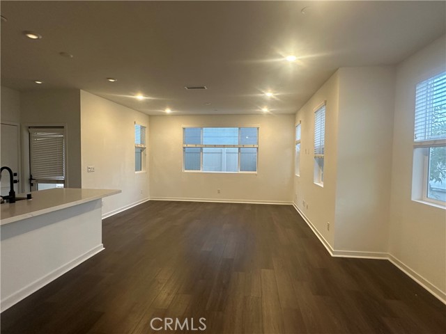 Detail Gallery Image 7 of 46 For 4088 Shada Ln, Corona,  CA 92883 - 4 Beds | 3 Baths