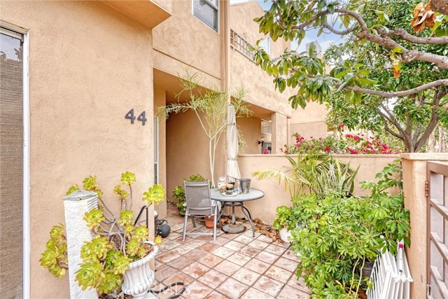 Detail Gallery Image 3 of 49 For 18730 Hatteras St #44,  Tarzana,  CA 91356 - 3 Beds | 3 Baths
