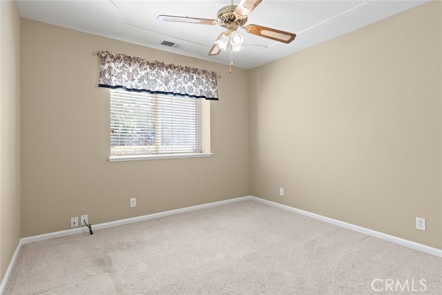 3049 Coach Lite Drive, Chico CA: https://media.crmls.org/medias/5e70f77c-d0ba-451e-9b58-30ef8da76ee2.jpg
