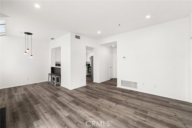 Detail Gallery Image 6 of 33 For 17722 Sergio, Huntington Beach,  CA 92647 - 2 Beds | 2 Baths