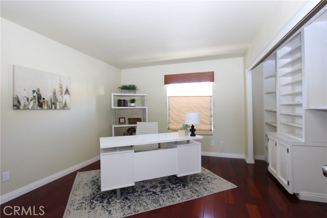 Detail Gallery Image 18 of 22 For 5928 Vista De La Luz, Woodland Hills,  CA 91367 - 5 Beds | 5 Baths