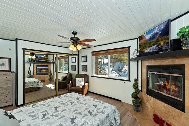 Detail Gallery Image 20 of 39 For 42972 Falls Ave, Big Bear Lake,  CA 92315 - 2 Beds | 3 Baths
