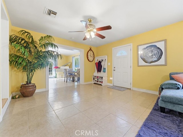 6465 Archer, Jurupa Valley CA: https://media.crmls.org/medias/5e730492-ba04-4b63-a67f-eb969ab0515a.jpg