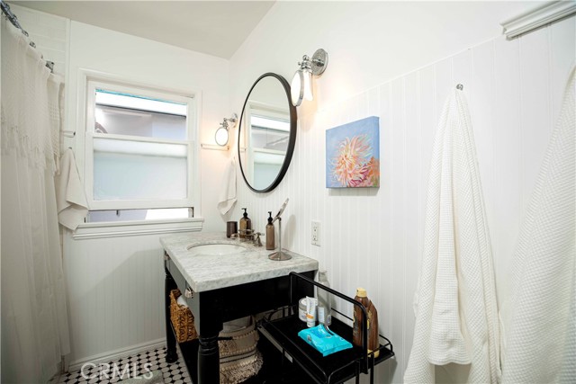 204 38th Street, Manhattan Beach, California 90266, 3 Bedrooms Bedrooms, ,2 BathroomsBathrooms,Residential,Sold,38th,SB22186761