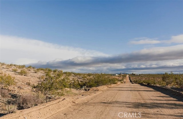 Detail Gallery Image 4 of 11 For 3120 Stonehill Ave, Joshua Tree,  CA 92252 - – Beds | – Baths