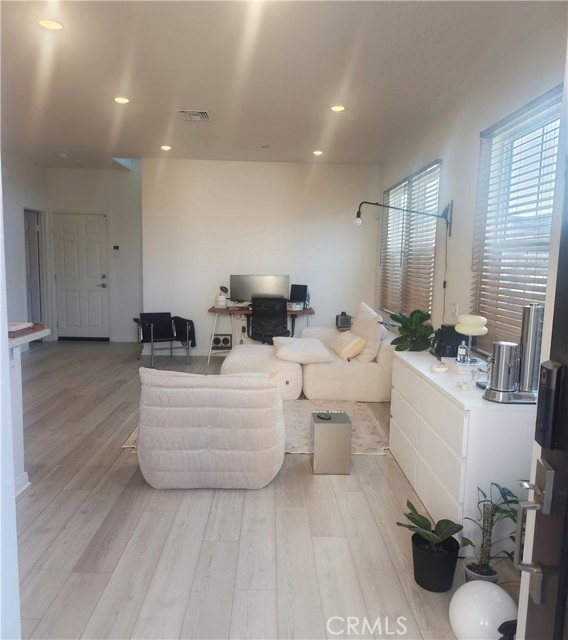 Detail Gallery Image 2 of 19 For 4205 E Carmel Privado, Ontario,  CA 91761 - 3 Beds | 2/1 Baths