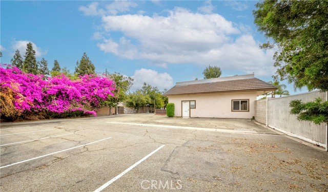 Image 11 of 24 For 8111 Commonwealth Avenue